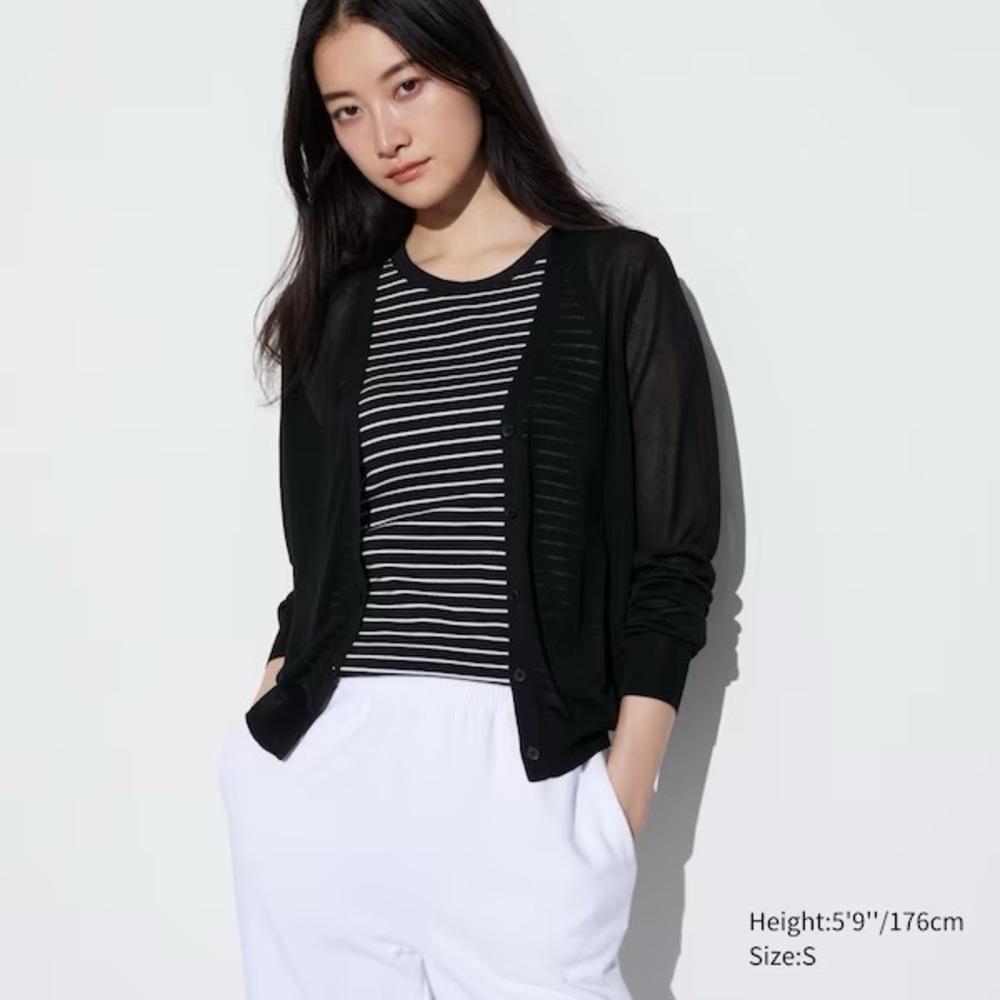 NWT Uniqlo Light V-Neck Long-Sleeve Cardigan